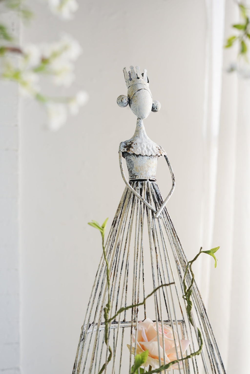 Distressed White Finish Princess Birdcage Birdhouse