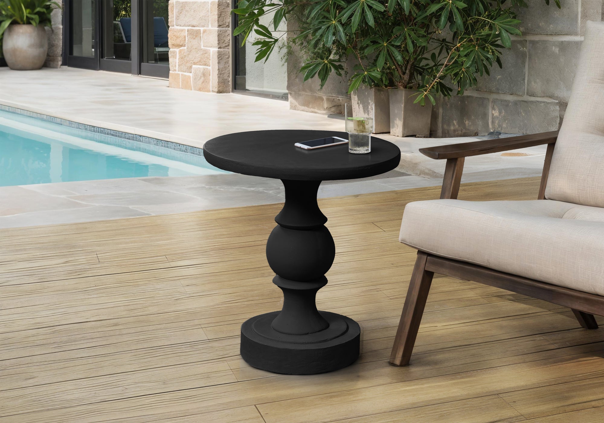 Transitional Pedestal Indoor Outdoor Accent Table