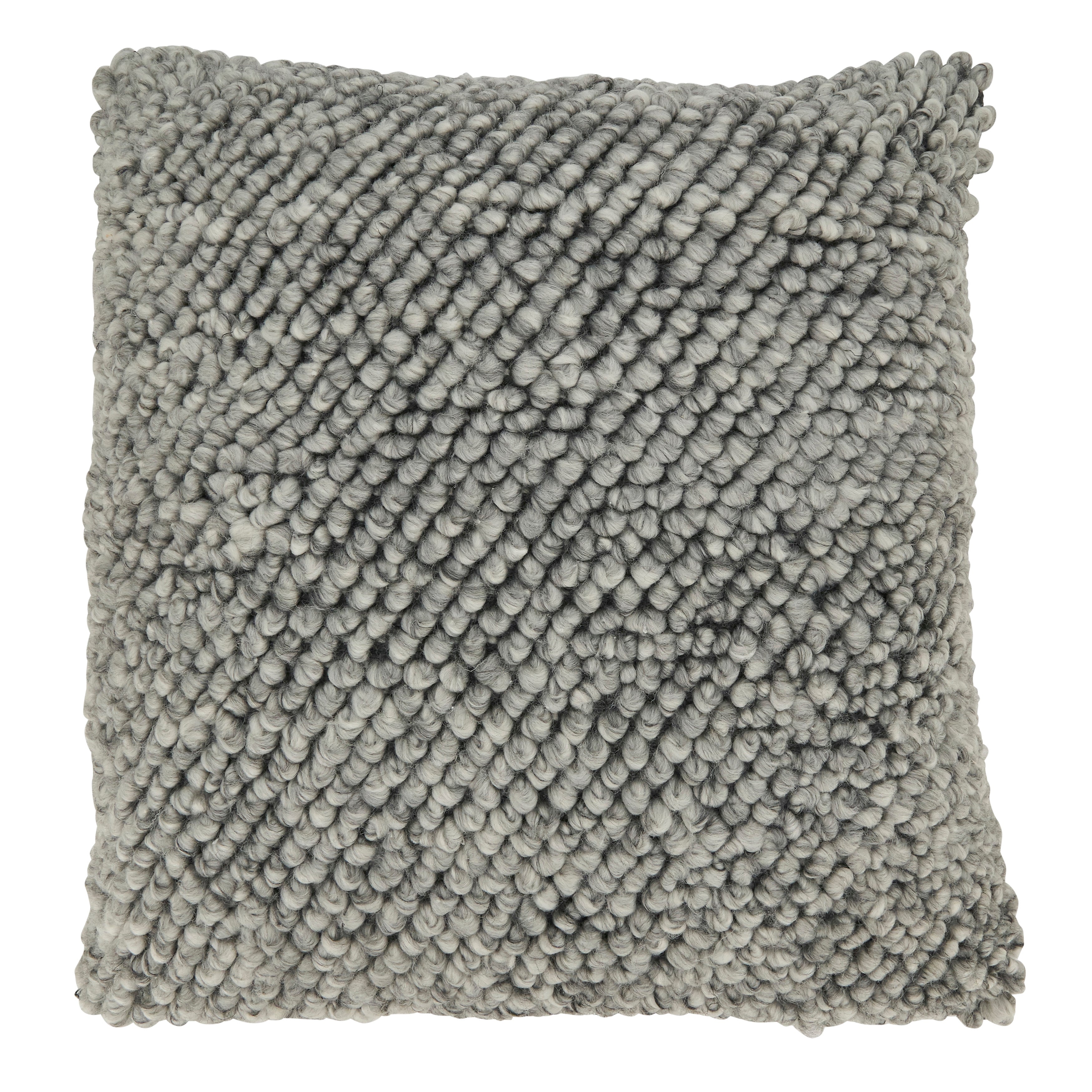 Outdoor Oasis Tufted Polyester Filled Throw Pillow