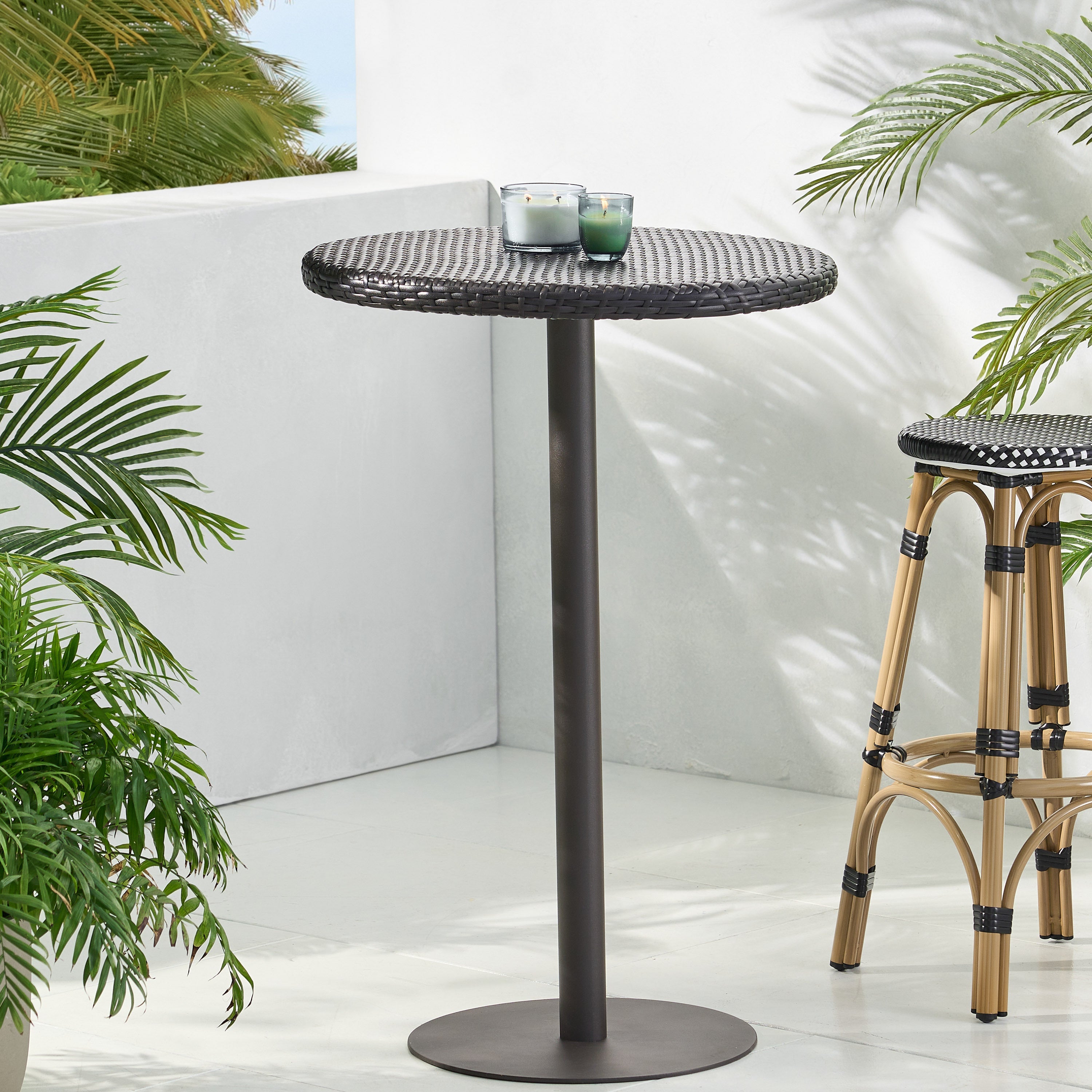 Outdoor 26" Round Rattan Bar Table