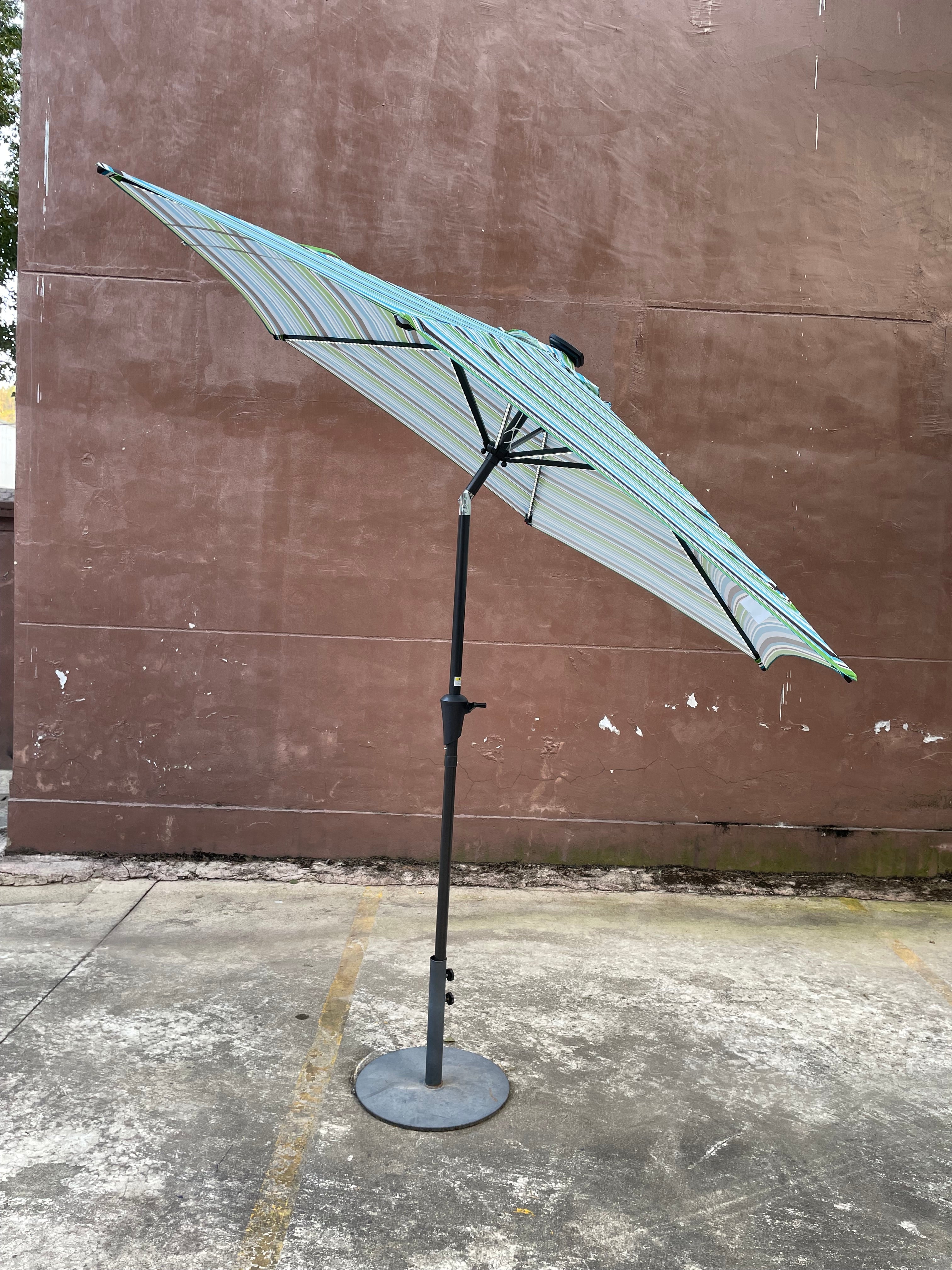 Parasol 9' Patio Umbrella with Lights