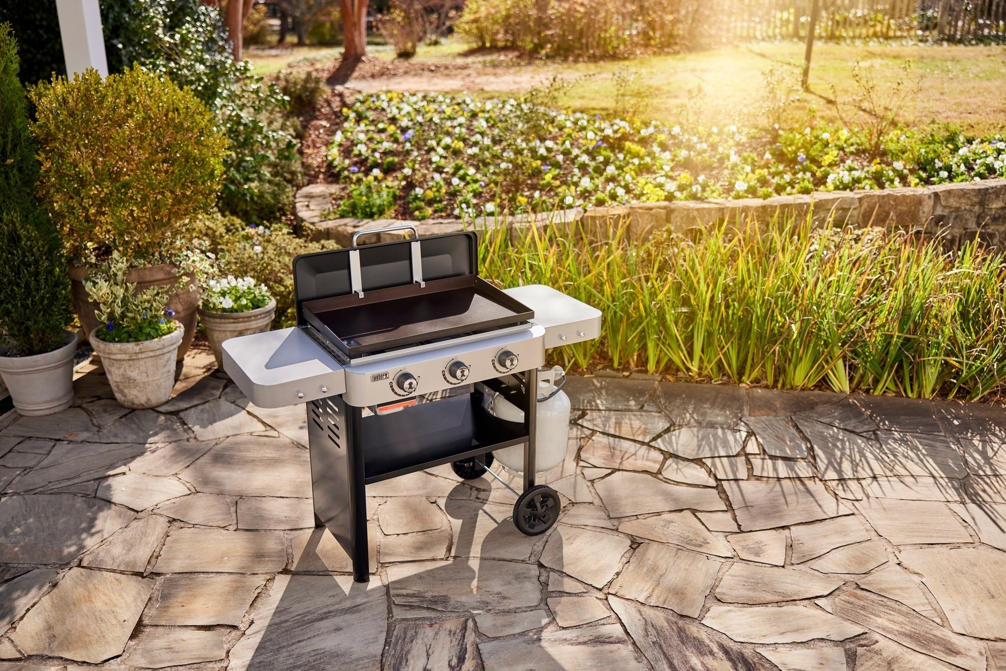Weber 28" Griddle Liquid Propane Grill