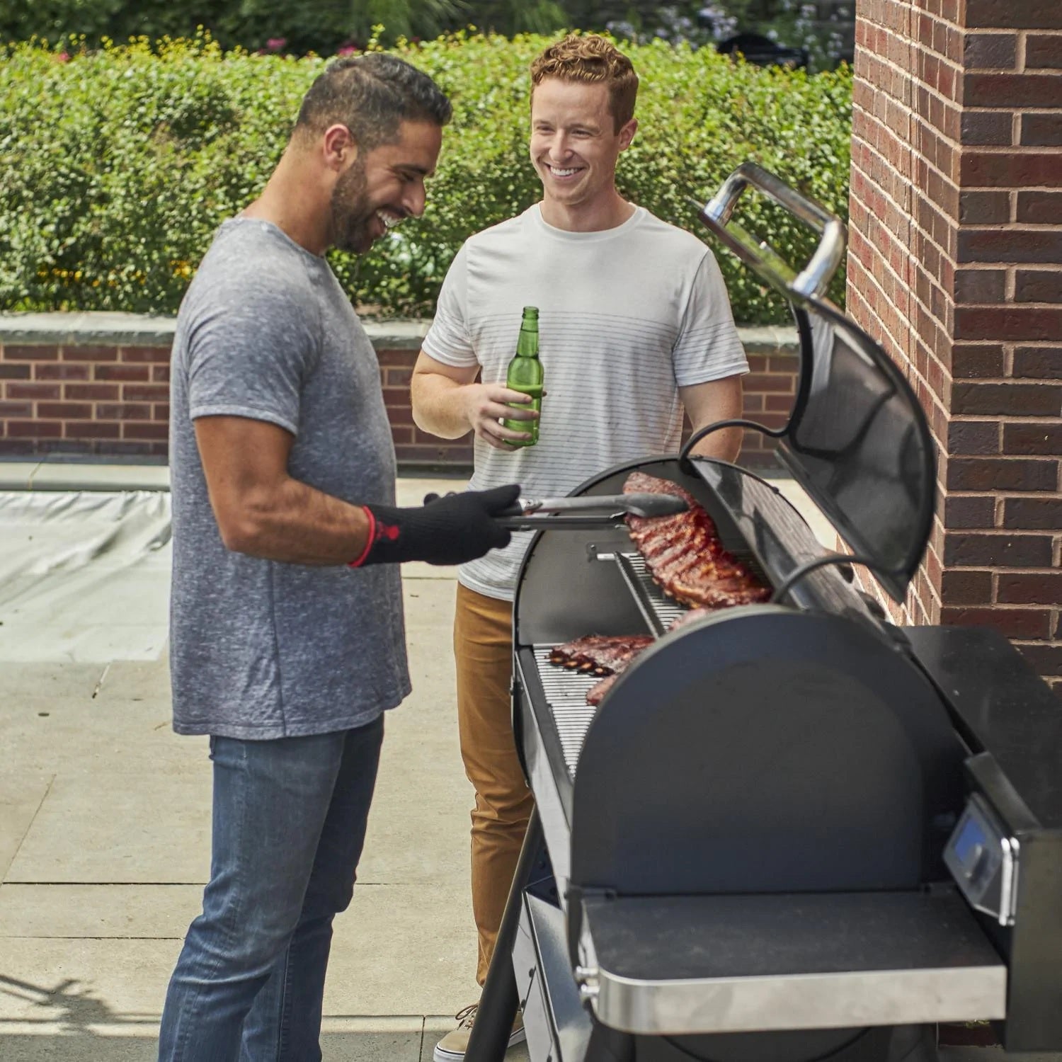 Weber SmokeFire EX6 Wood Fired Pellet Grill