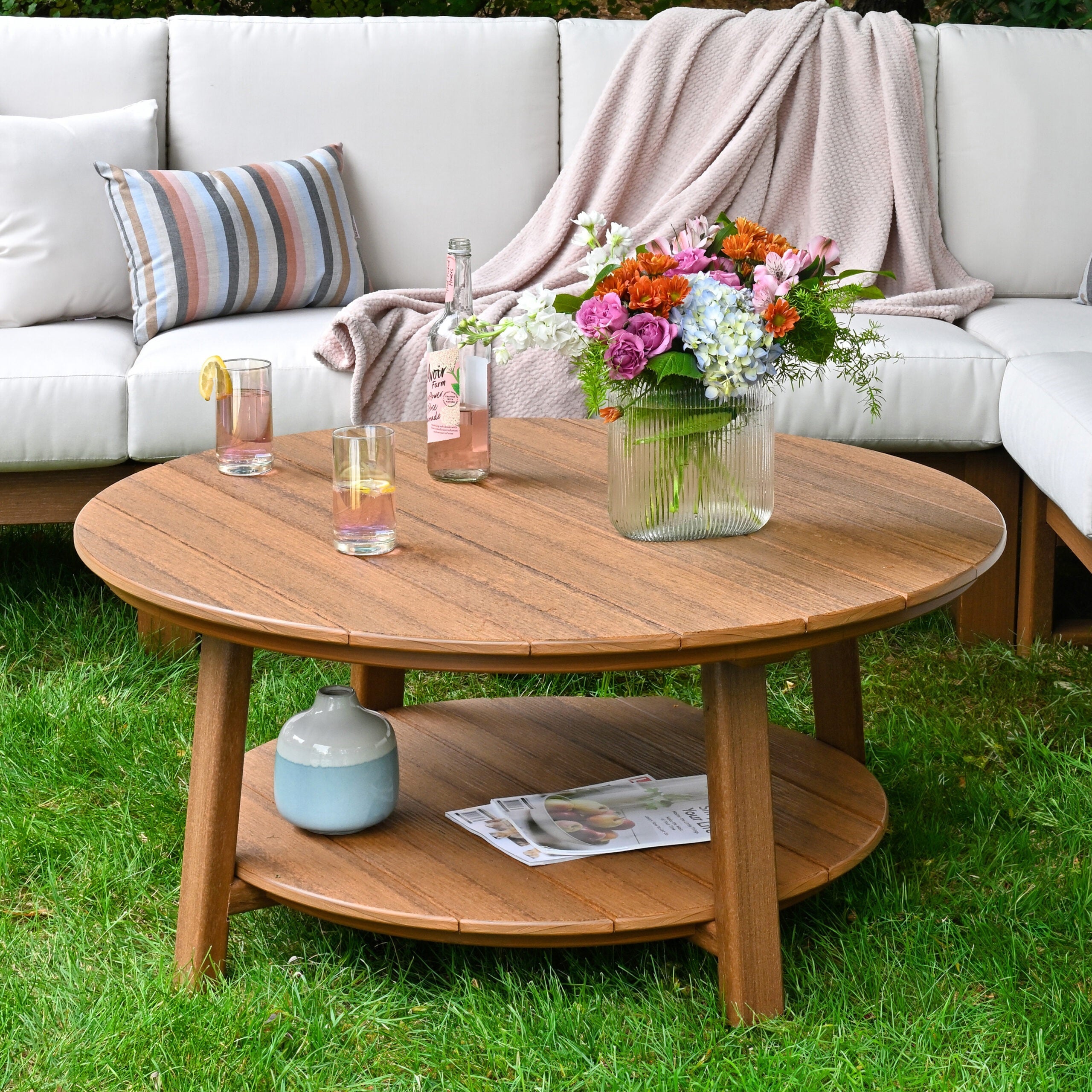 Deluxe Conversation Table from LuxCraft