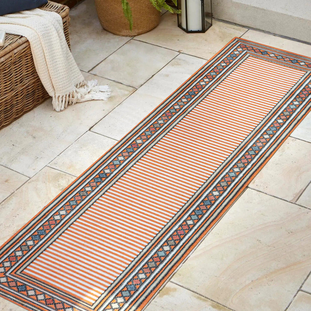 Sebastian High-Low Modern Diamond Border Indoor/Outdoor Area Rug