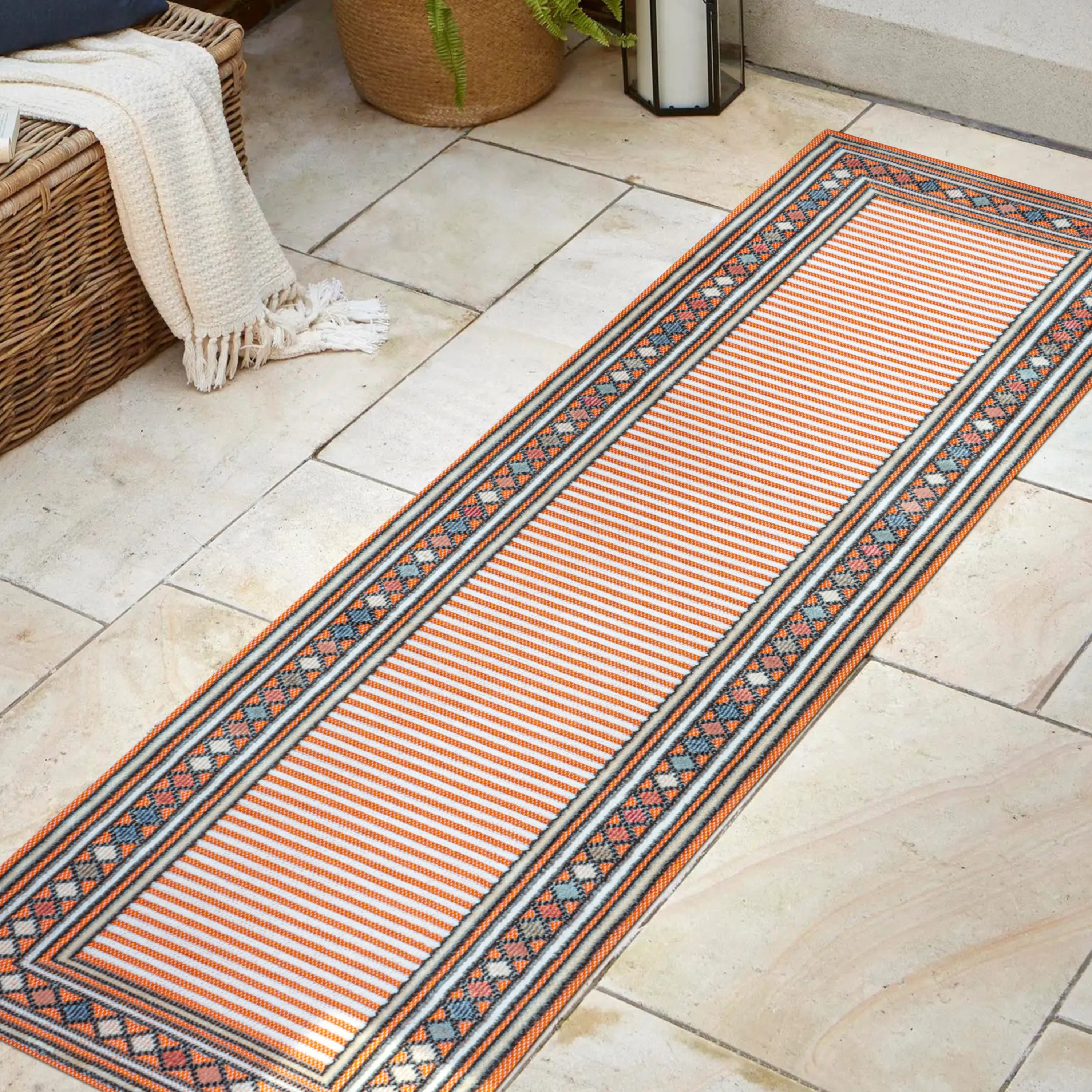 Sebastian High-Low Modern Diamond Border Indoor/Outdoor Area Rug