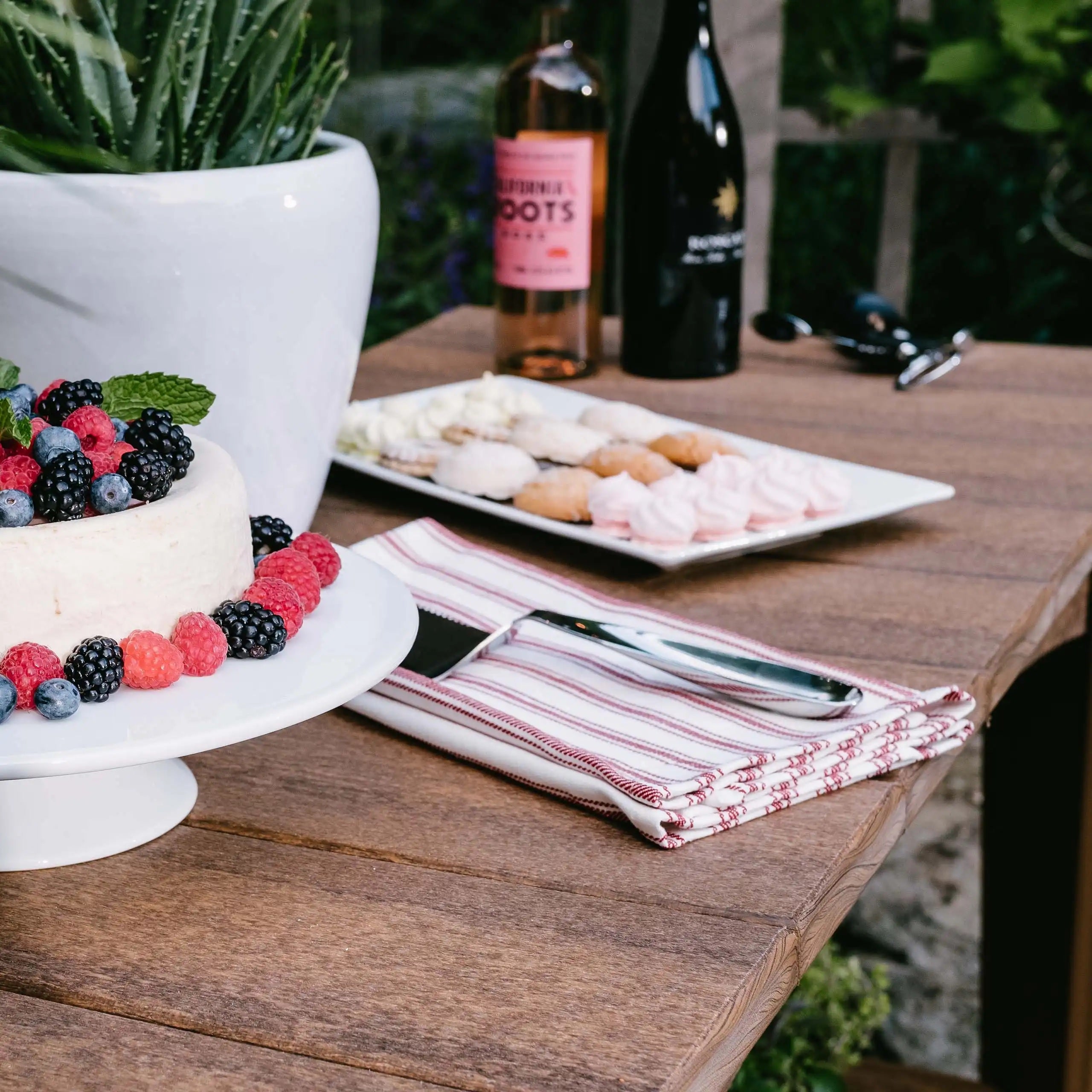 Island Buffet Table from LuxCraft