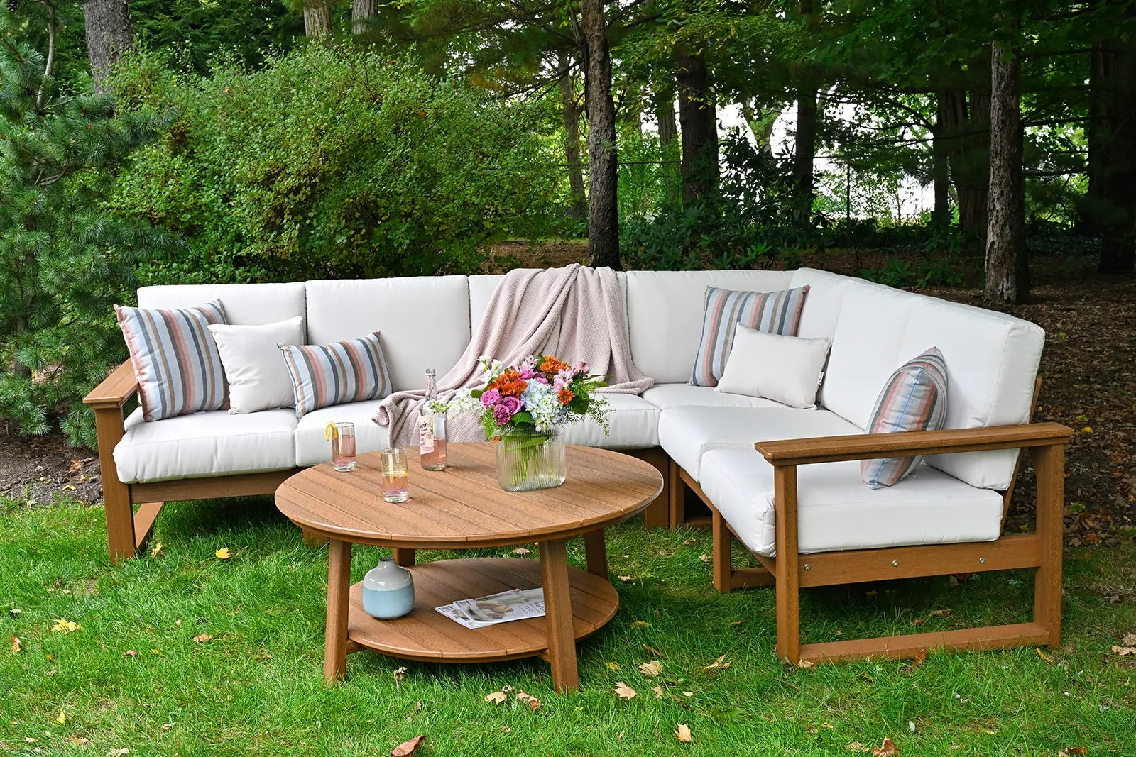 Lanai Deep Seating Set from LuxCraft