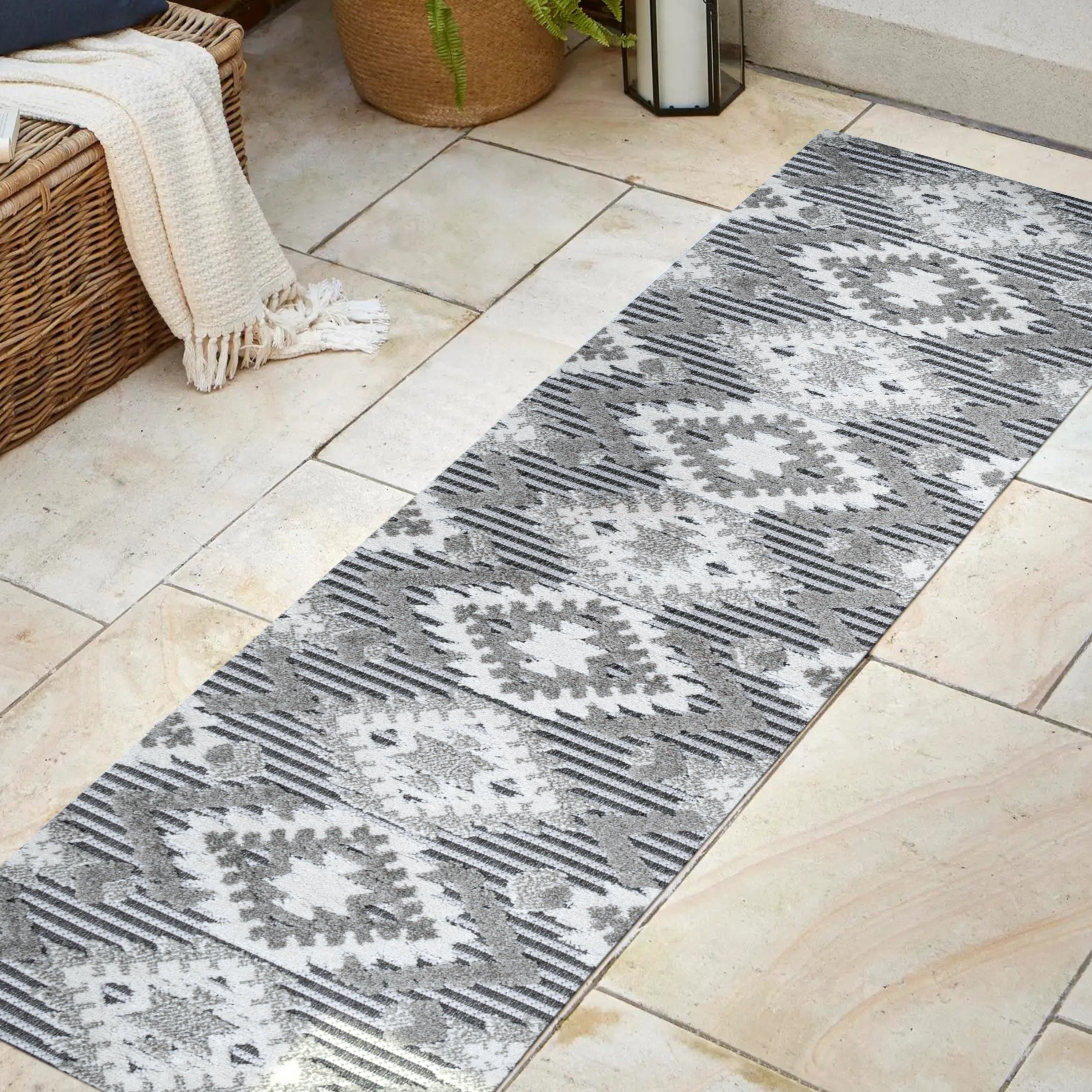 Sumak High-Low Pile Neutral Diamond Kilim Indoor/Outdoor Area Rug