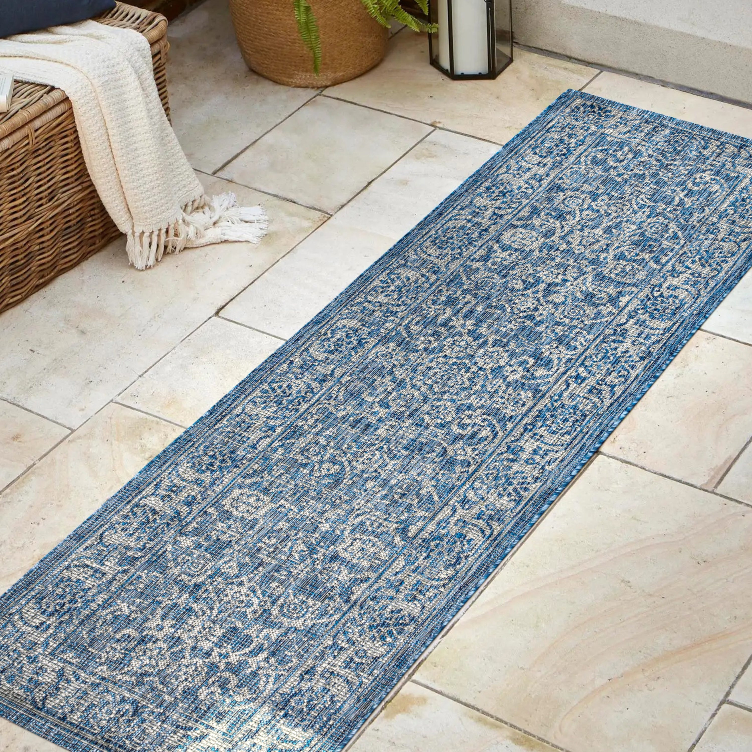 Tela Bohemian Textured Weave Floral Indoor/Outdoor Area Rug