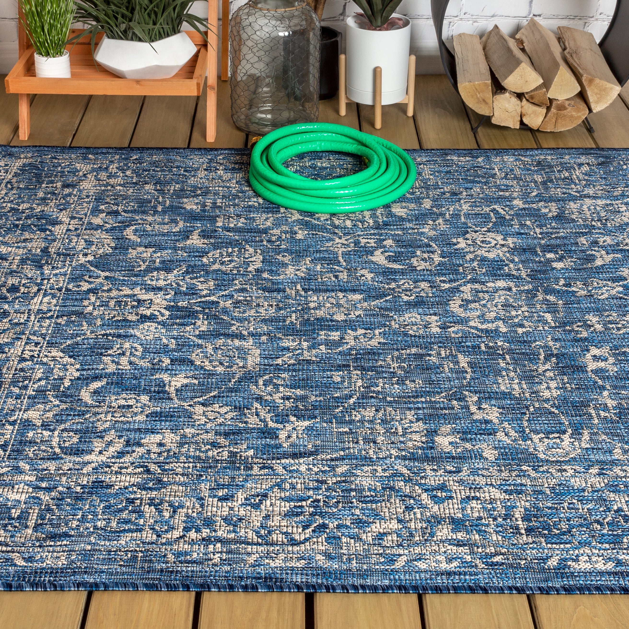 Tela Bohemian Textured Weave Floral Indoor/Outdoor Area Rug