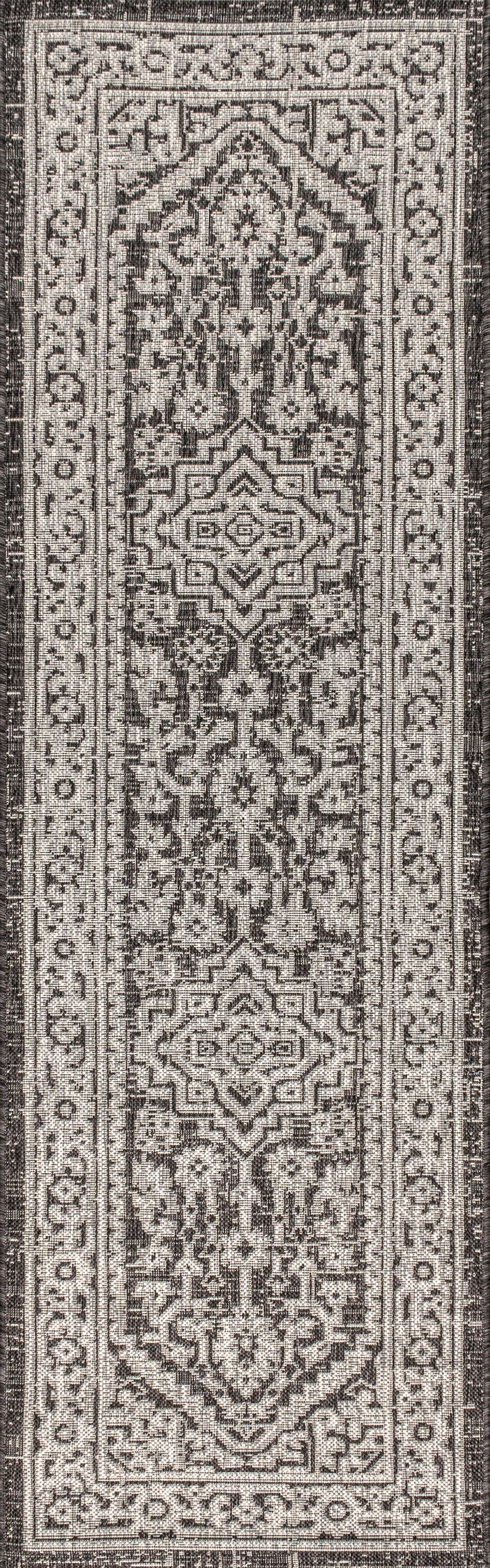Sinjuri Medallion Textured Weave Indoor/Outdoor Area Rug