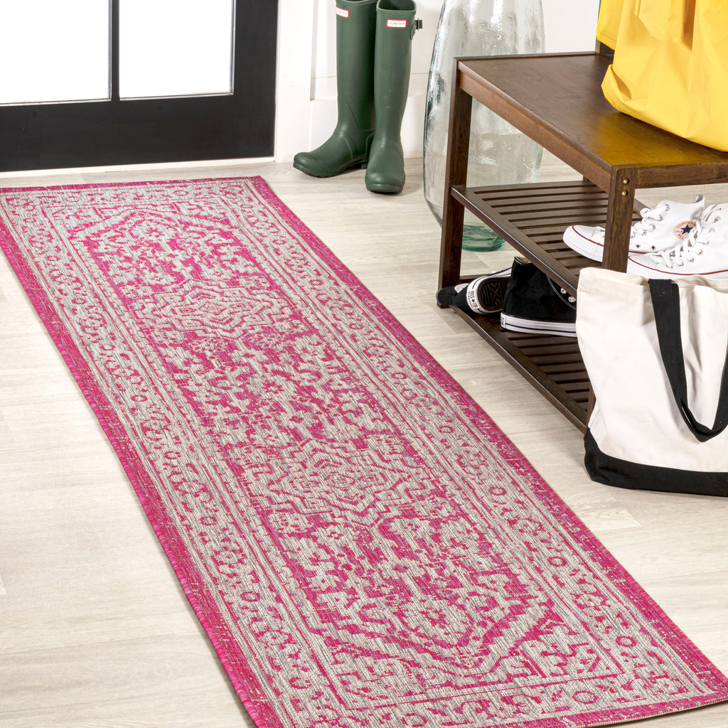 Sinjuri Medallion Textured Weave Indoor/Outdoor Area Rug