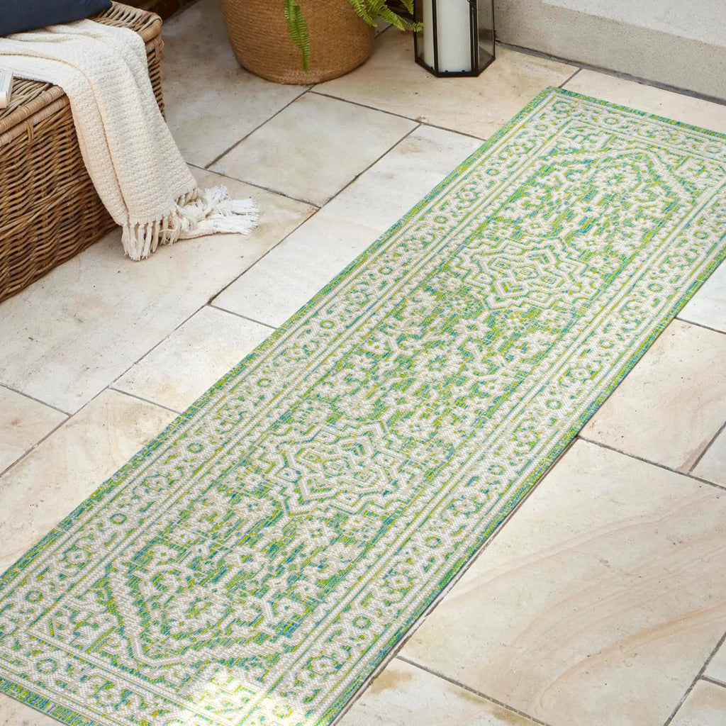 Sinjuri Medallion Textured Weave Indoor/Outdoor Area Rug