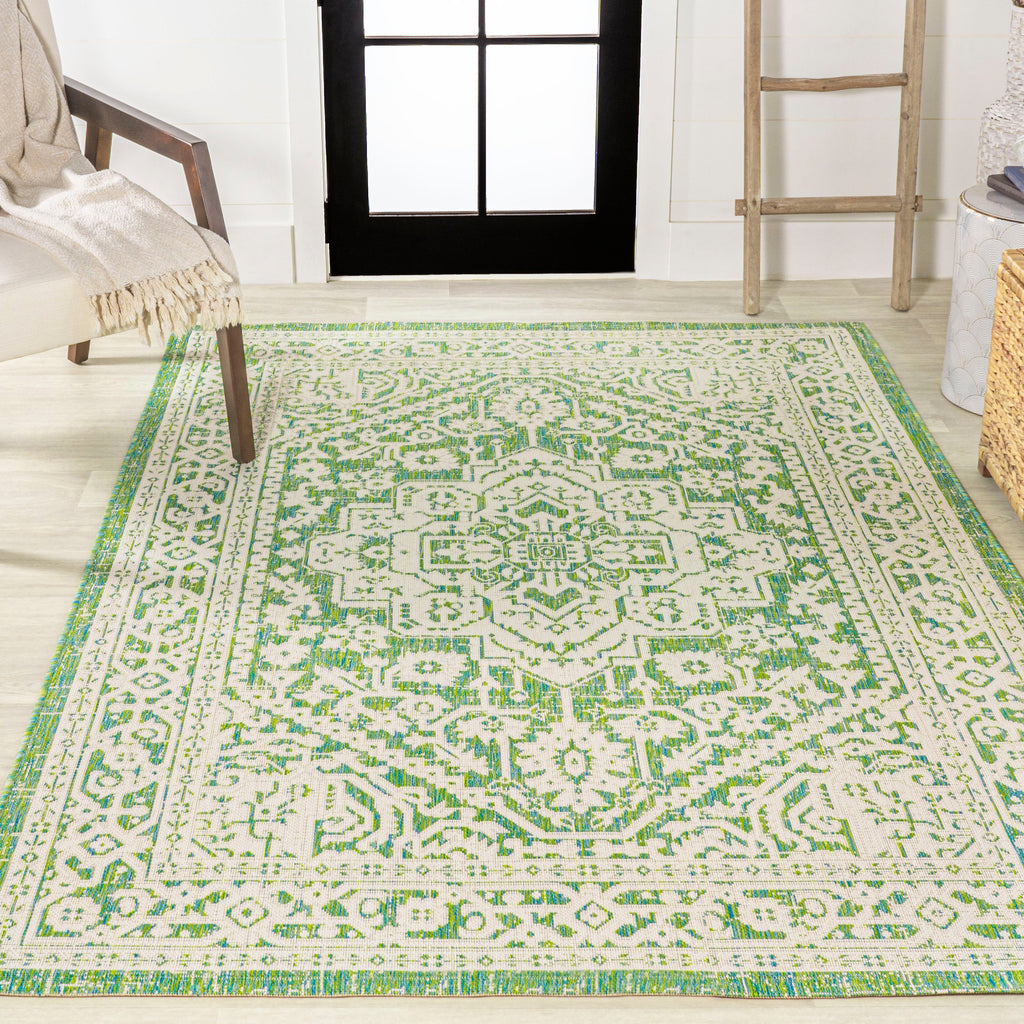 Sinjuri Medallion Textured Weave Indoor/Outdoor Area Rug