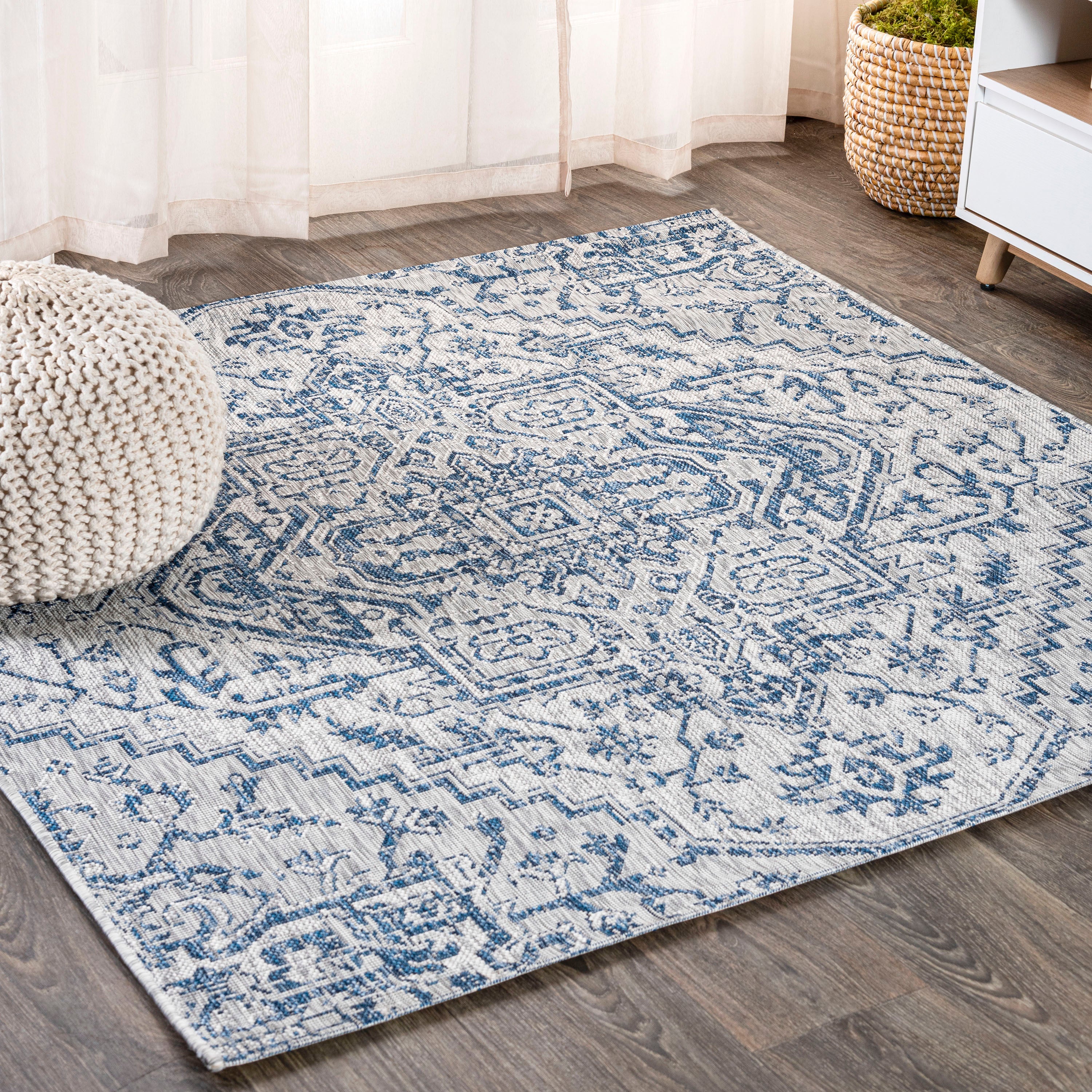 Estrella Bohemian Medallion Textured Weave Indoor/Outdoor Area Rug