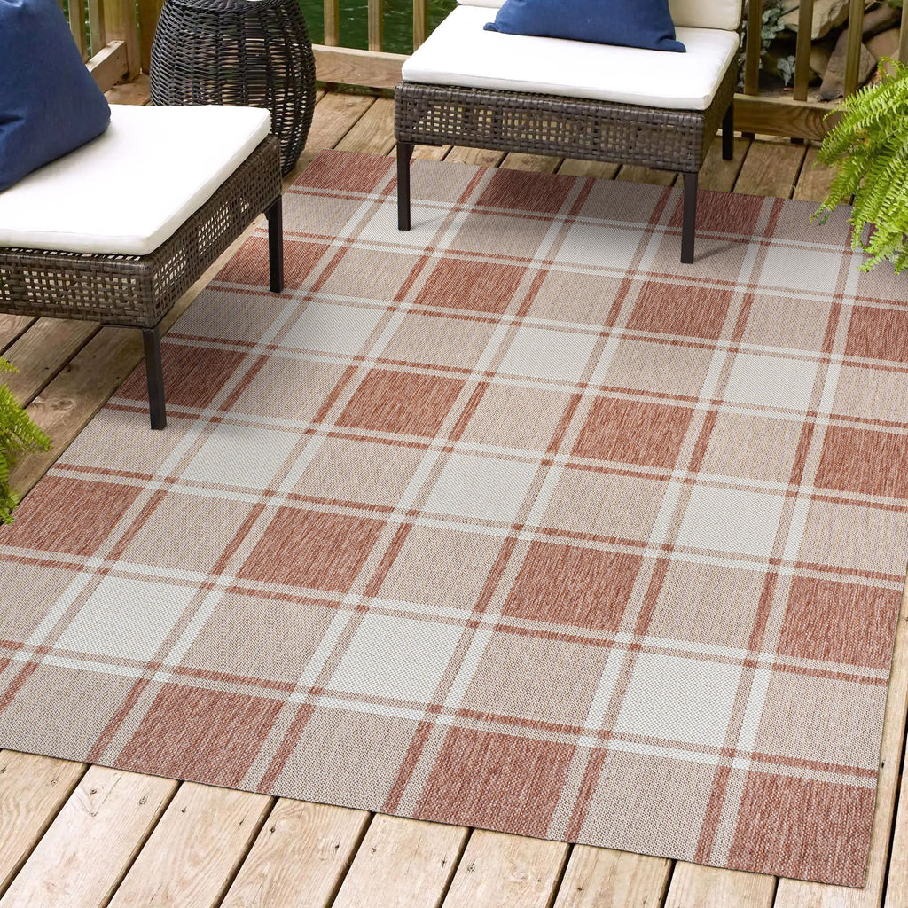 Sabine Traditional Farmhouse Bold Gingham Indoor/Outdoor Runner Rug