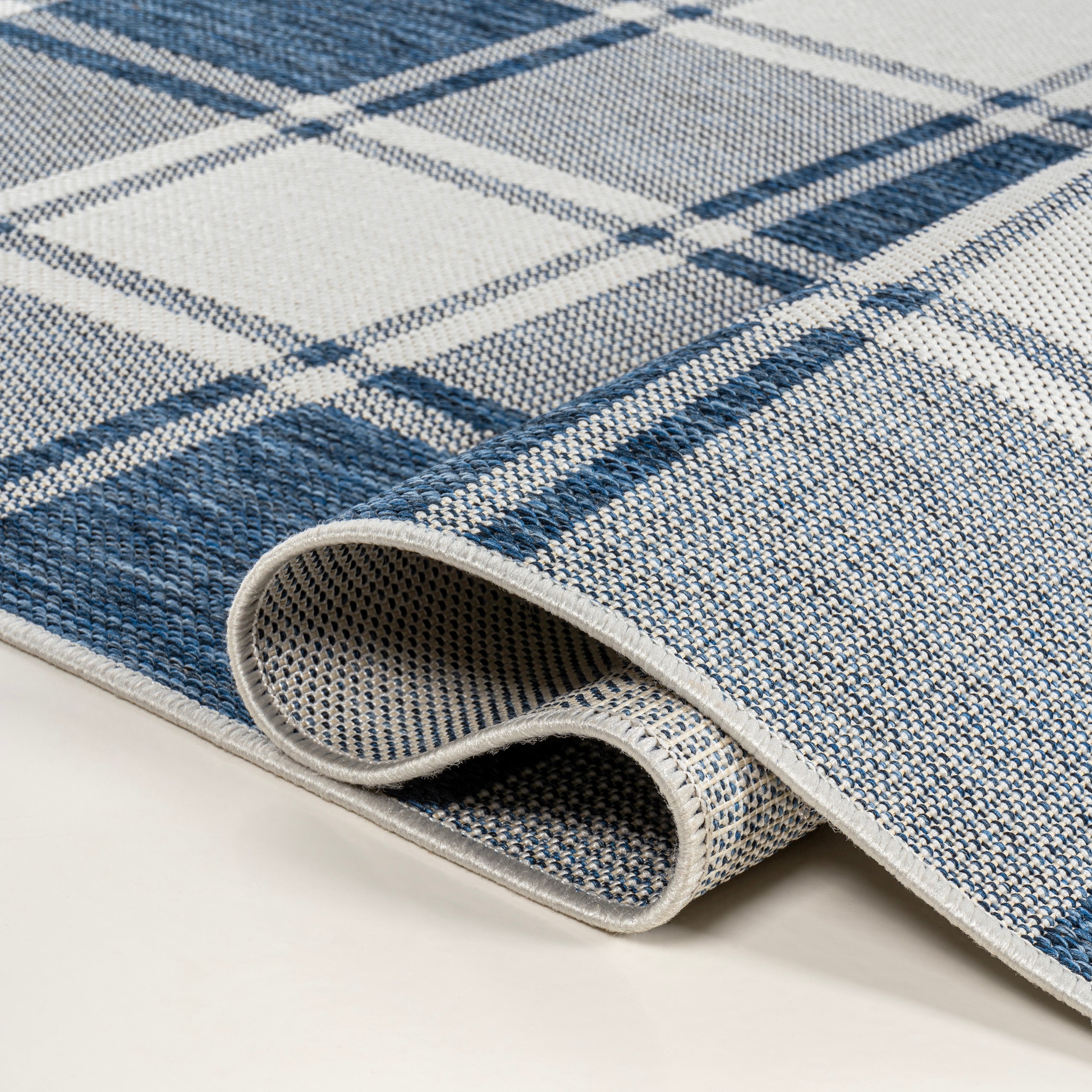 Sabine Traditional Farmhouse Bold Gingham Indoor/Outdoor Runner Rug