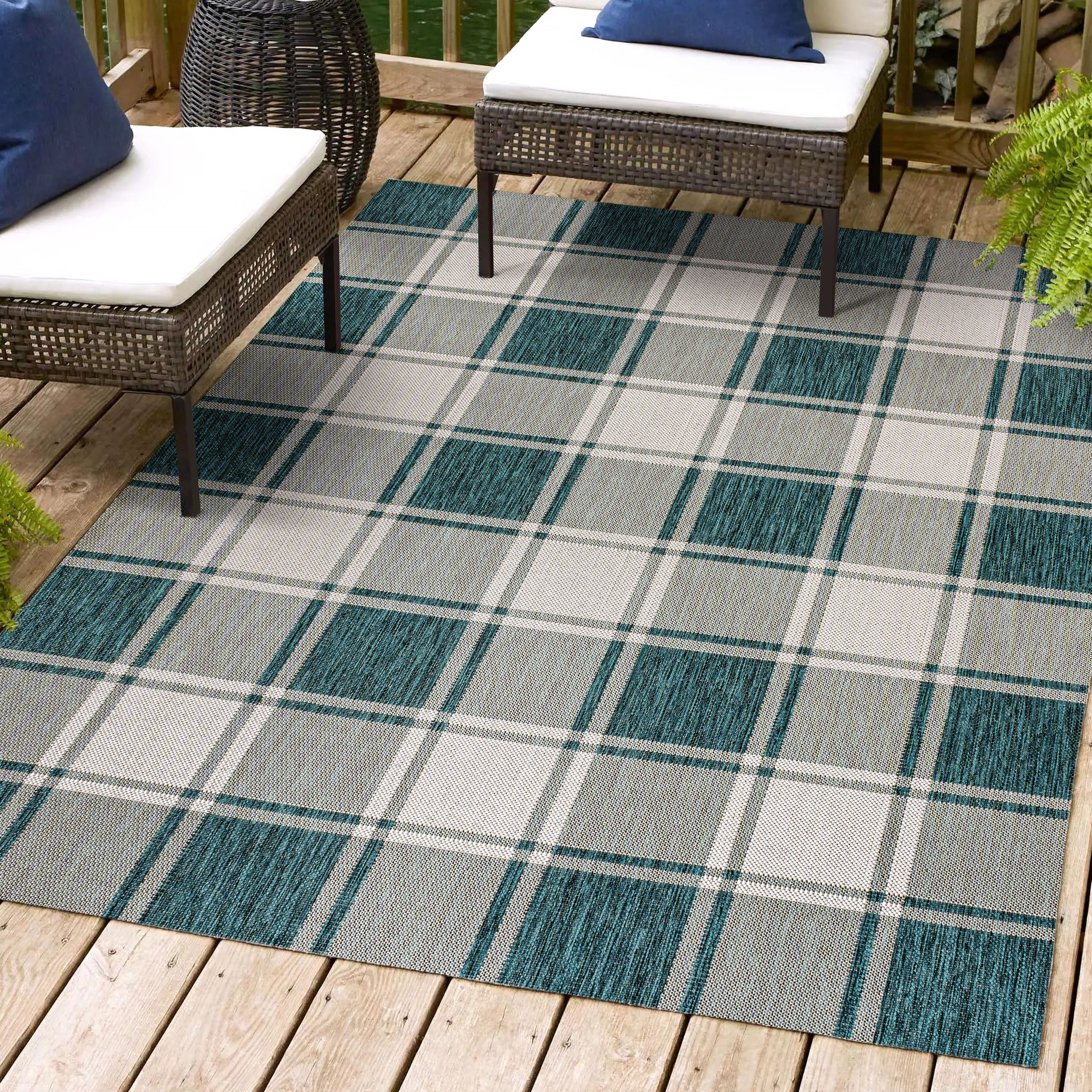 Sabine Traditional Farmhouse Bold Gingham Indoor/Outdoor Runner Rug