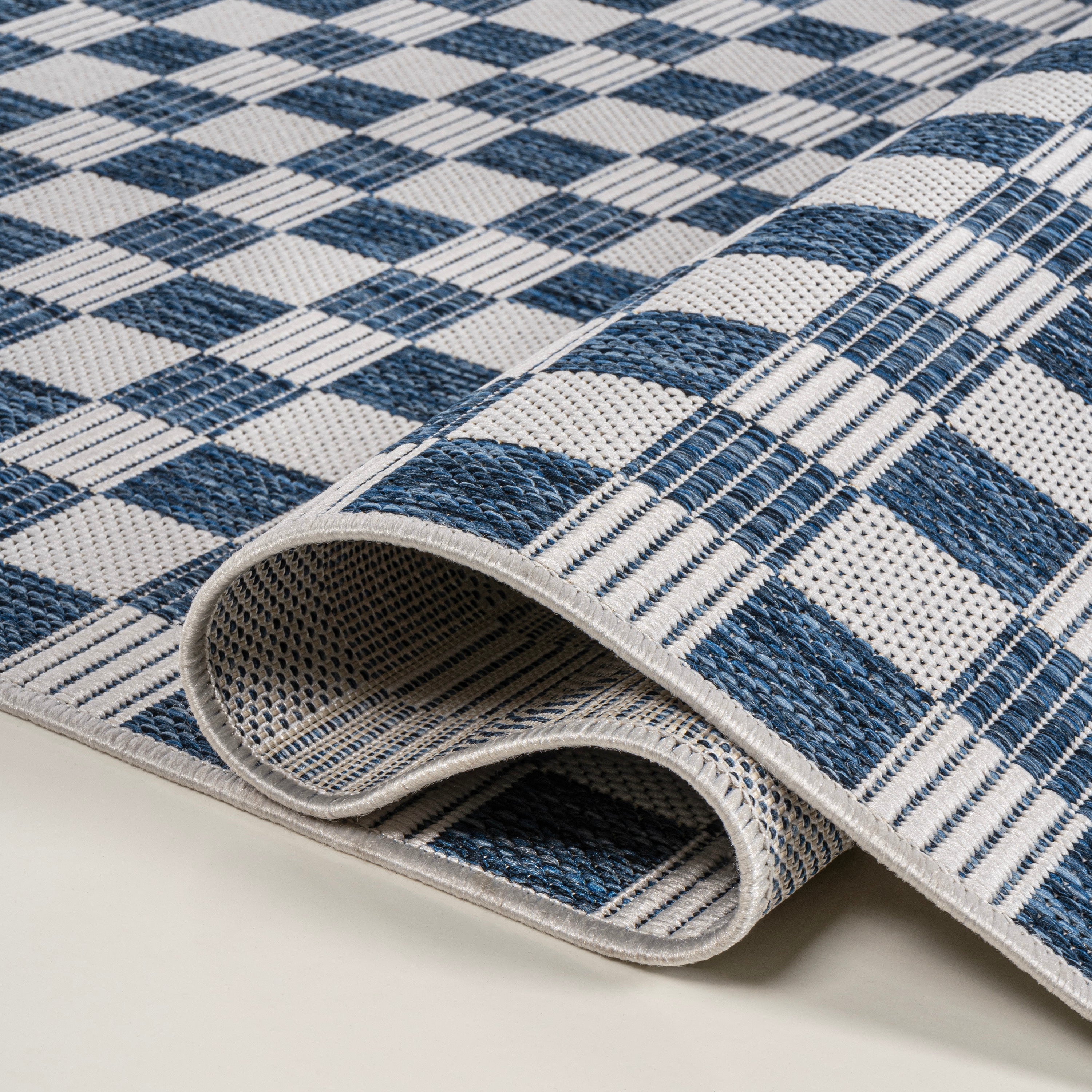 Aimee Traditional Cottage Checkerboard Indoor/Outdoor Runner Rug