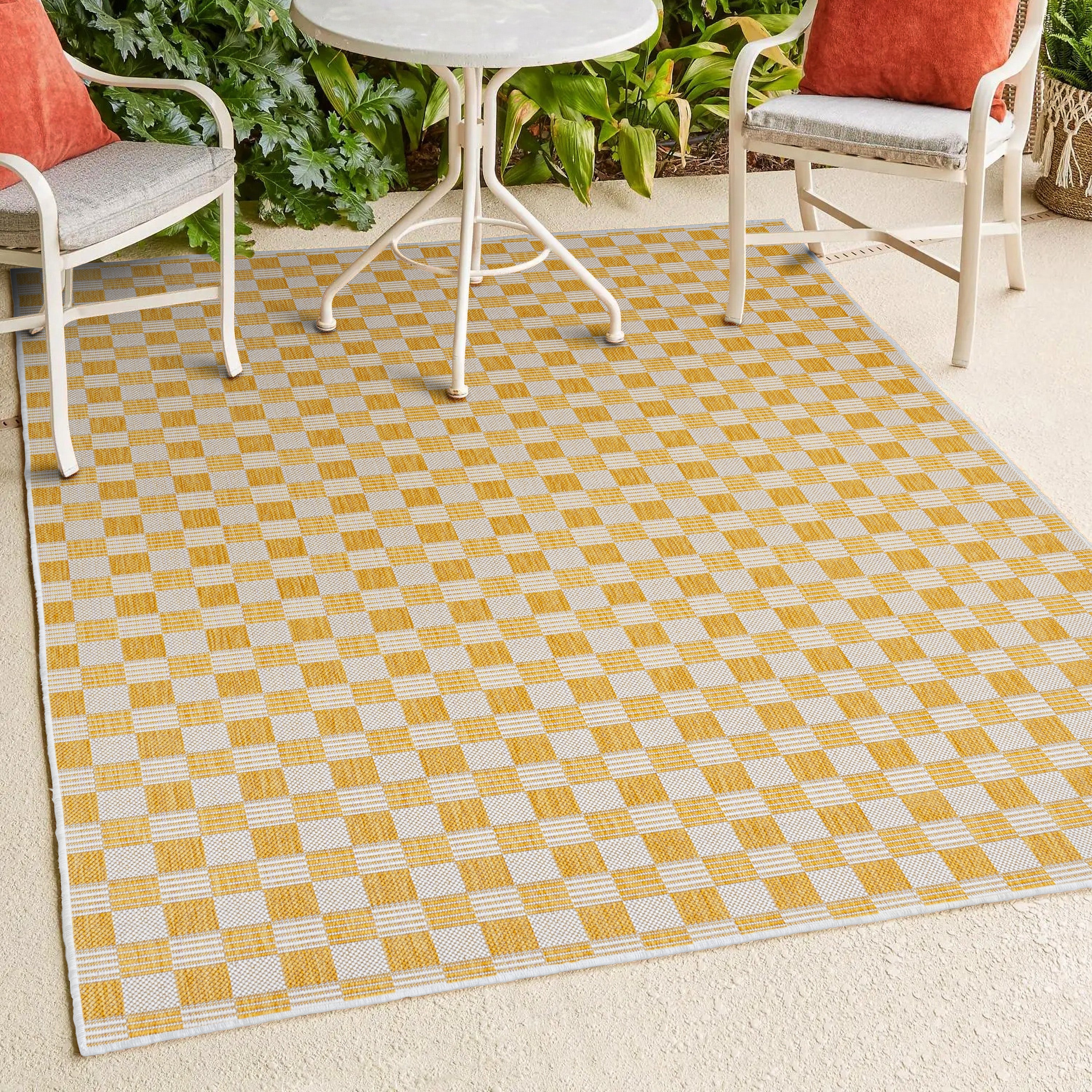 Aimee Traditional Cottage Checkerboard Indoor/Outdoor Runner Rug