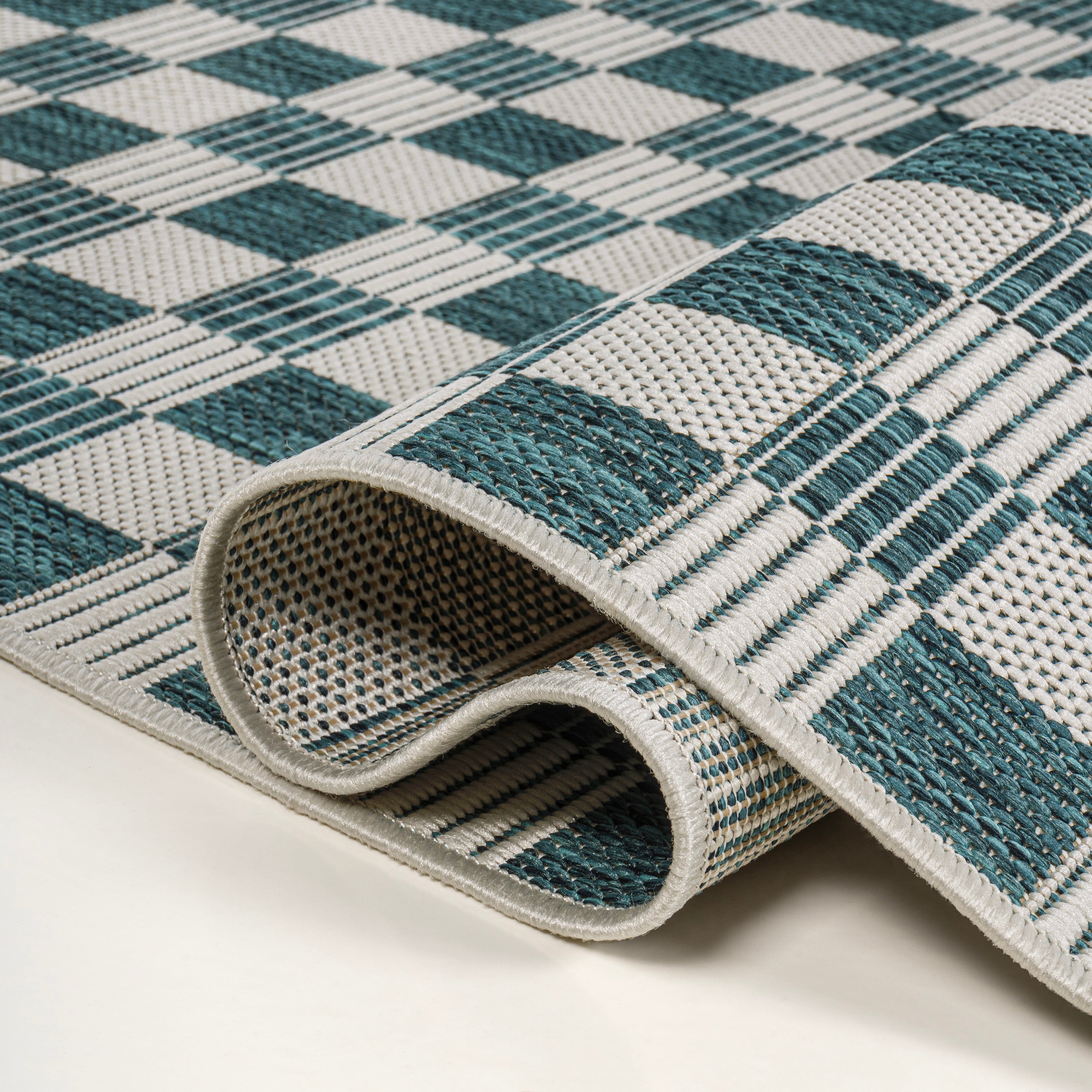 Aimee Traditional Cottage Checkerboard Indoor/Outdoor Runner Rug