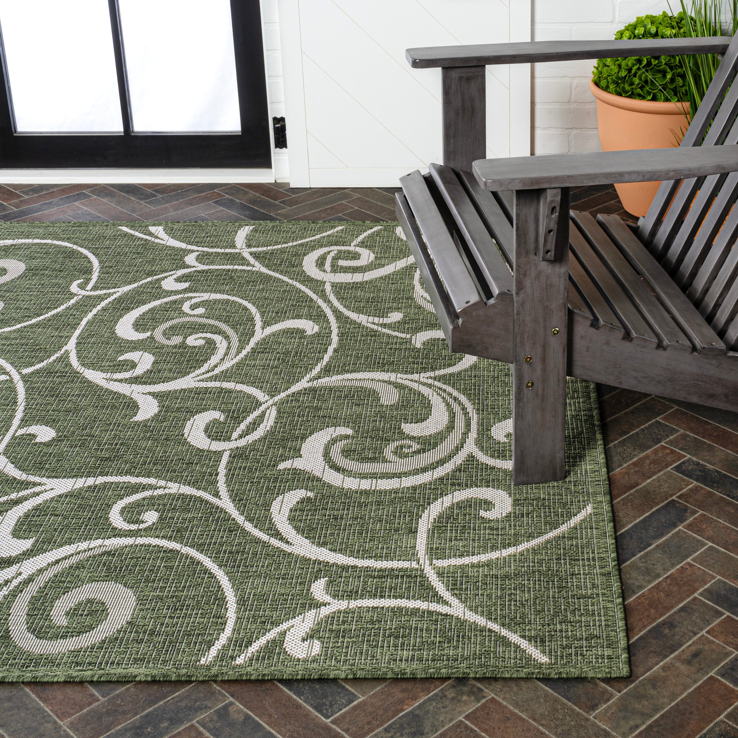 Maribel Traditional Classic All-Over Scroll Indoor/Outdoor Area Rug
