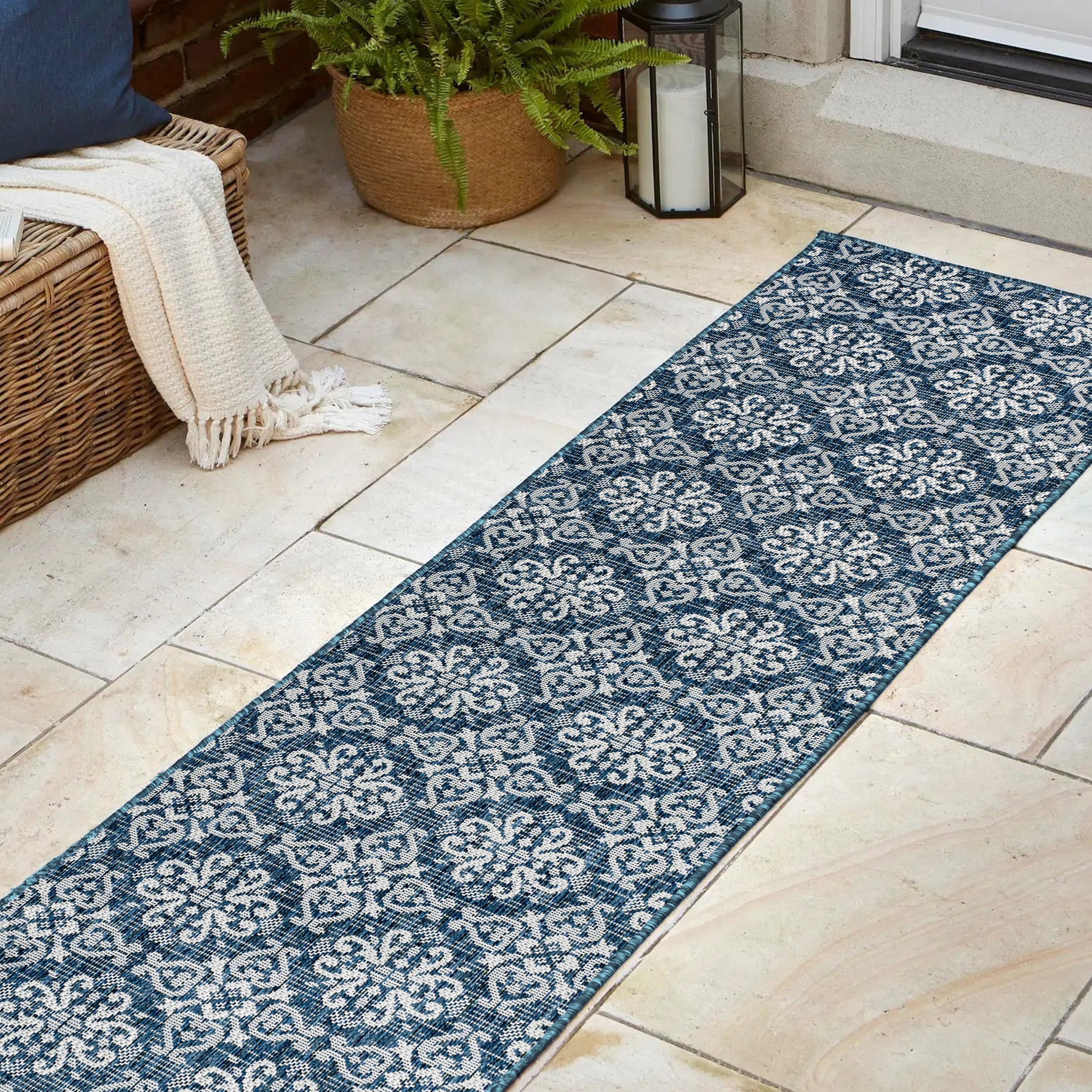 Amora Traditional Mediterranean Tile Design Indoor/Outdoor Rug