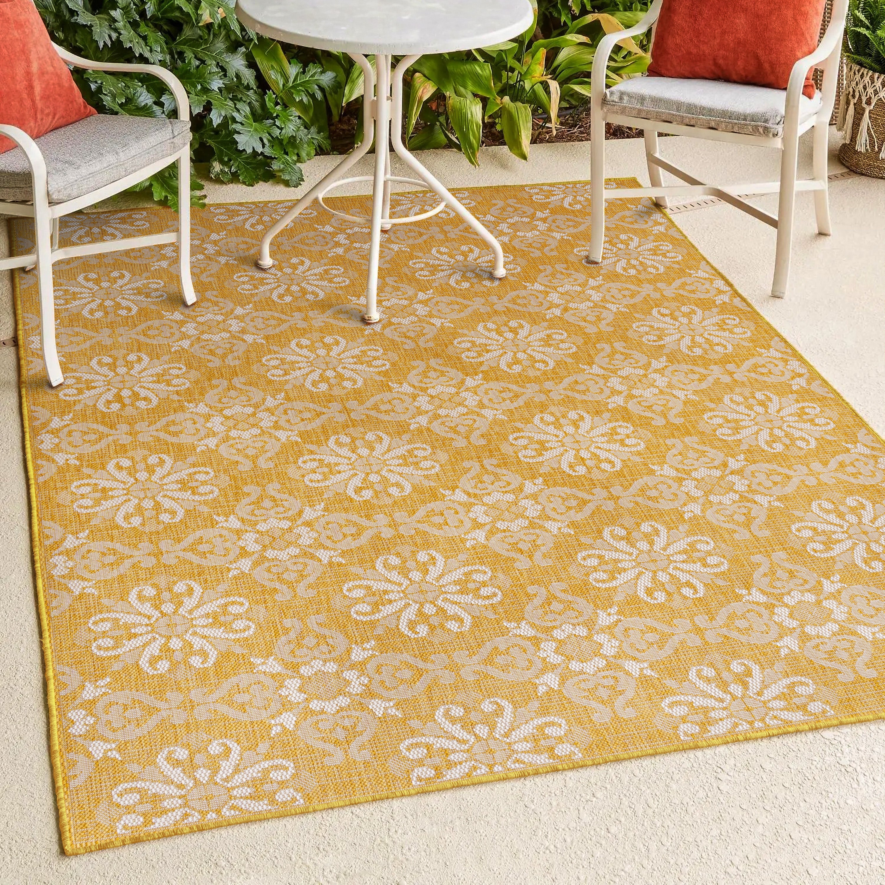 Amora Traditional Mediterranean Tile Design Indoor/Outdoor Rug