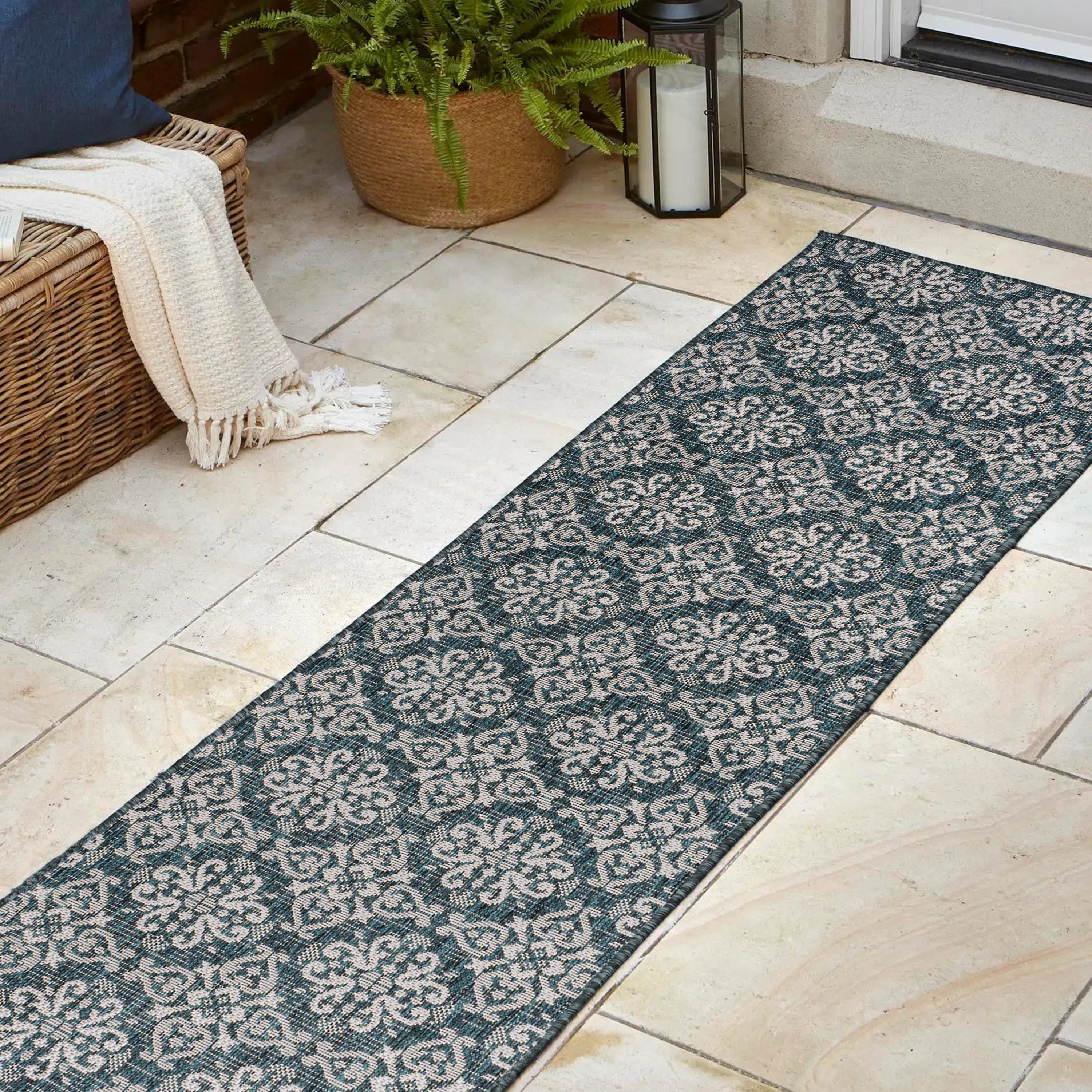 Amora Traditional Mediterranean Tile Design Indoor/Outdoor Rug