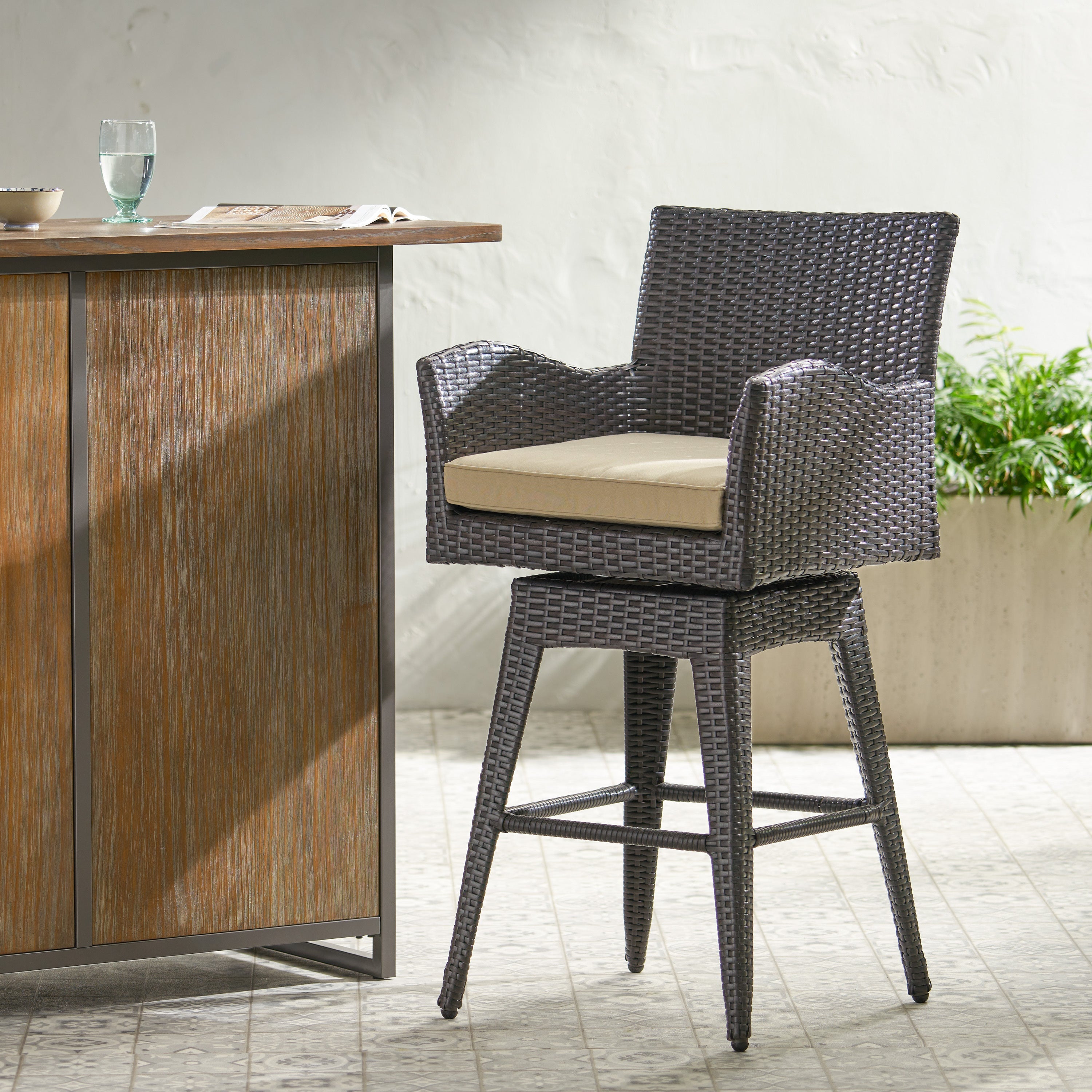 Liden Outdoor Modern PE Rattan Swivel Barstool with Tapered Legs