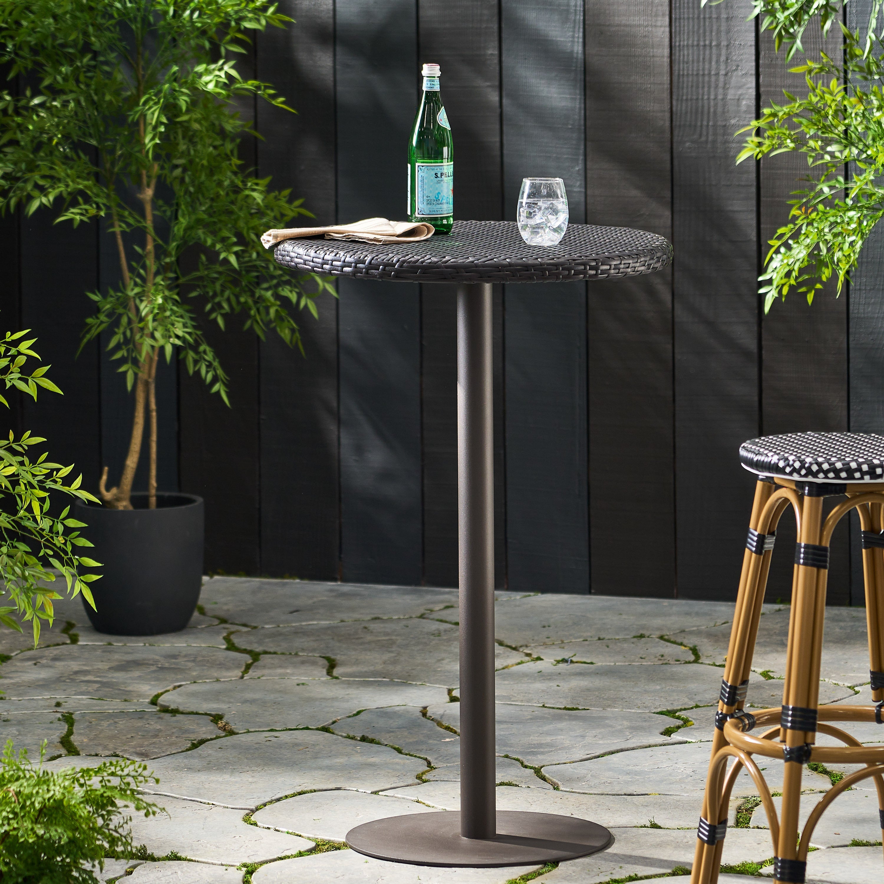 Outdoor 26" Round Rattan Bar Table