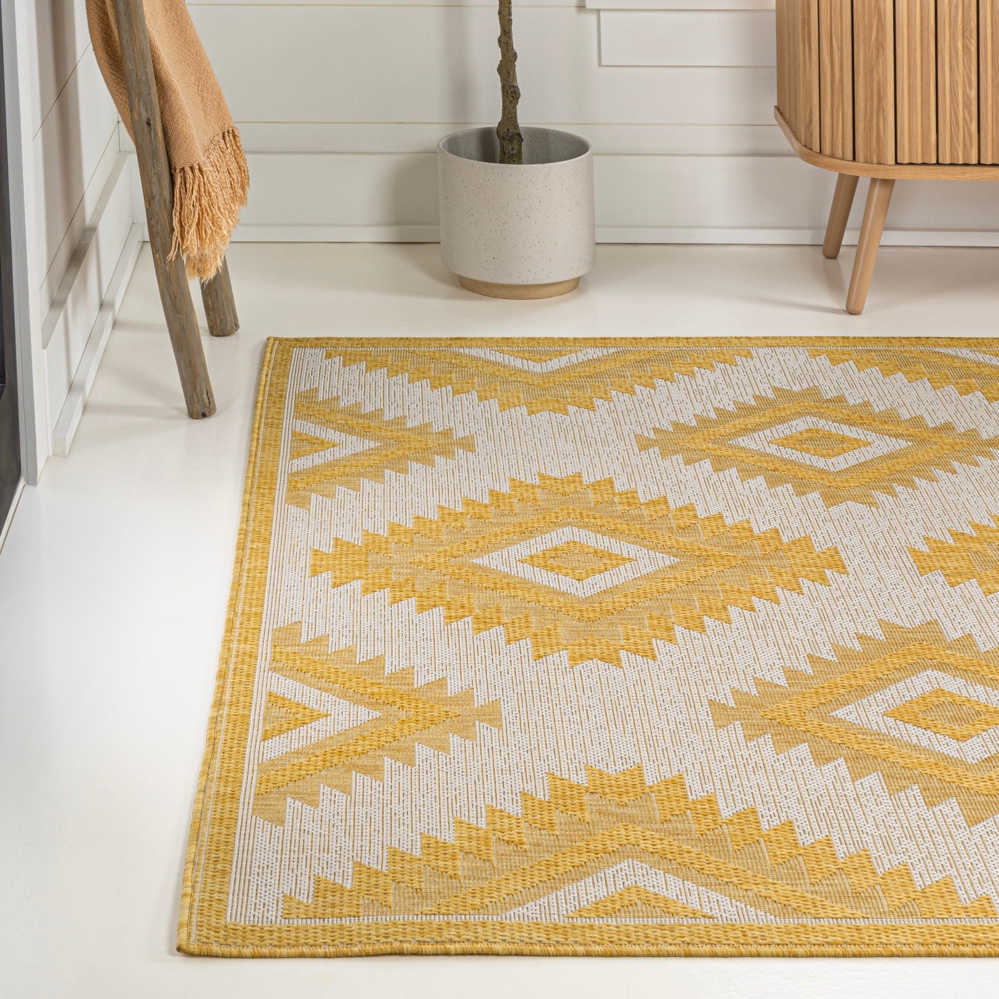 Lior Geometric Moroccan Diamond Indoor/Outdoor Runner Rug