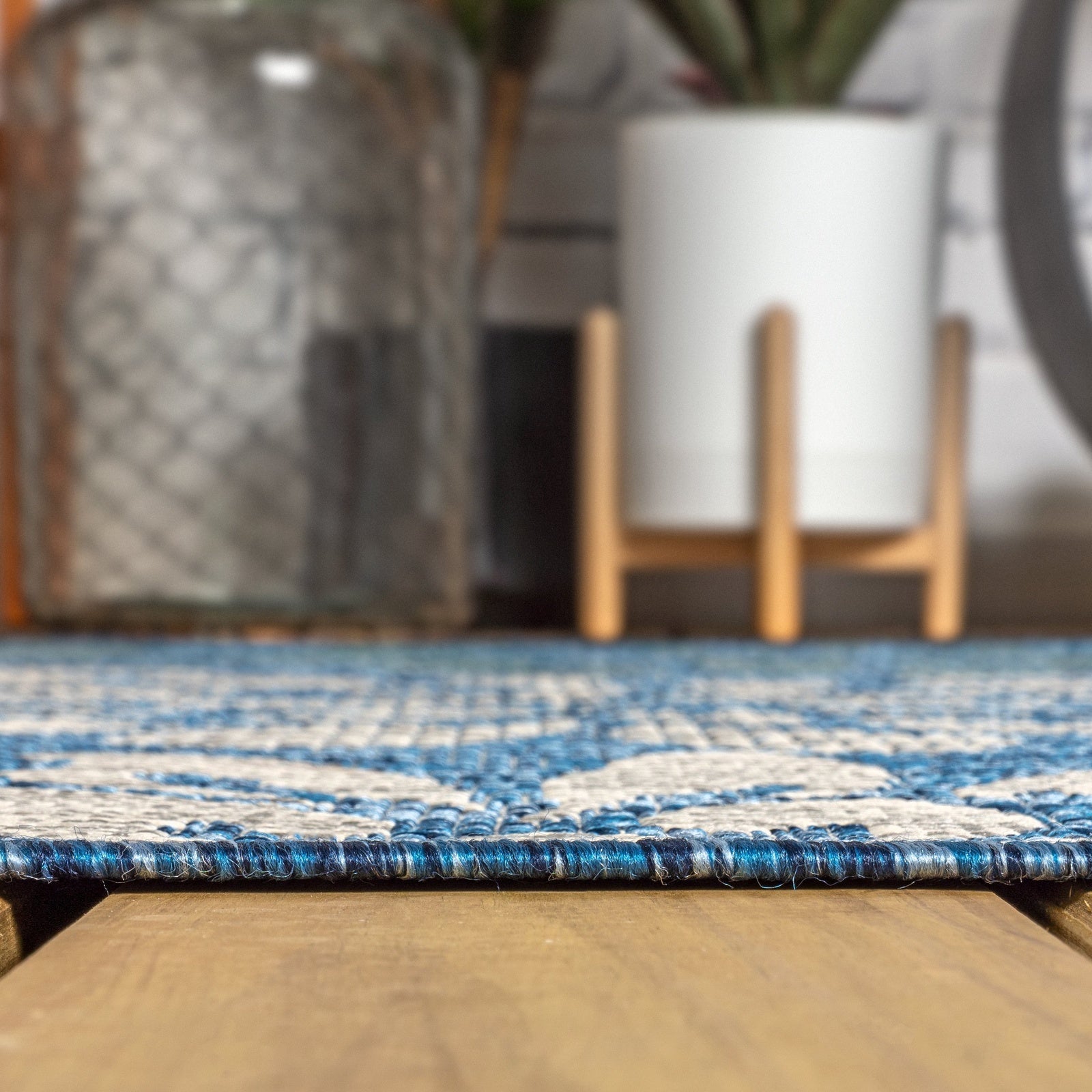 Zinnia Modern Floral Textured Weave Indoor/Outdoor Runner Rug